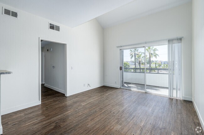 2 habitaciones, 1 baño - 800 pies cuadrados - Sala de estar - Magnolia Villas