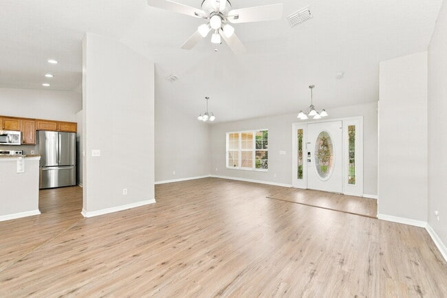 Building Photo - 35221 W Griffin Dr