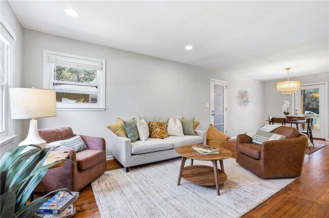 Foto del edificio - 2670 Woodridge Dr