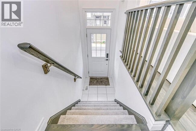 Building Photo - 28 Barley Ln