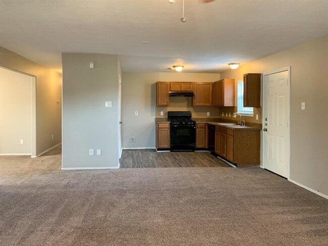 Foto del edificio - 1402 Swansfield Ln