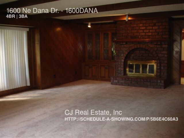 Building Photo - 1600 NE Dana Dr