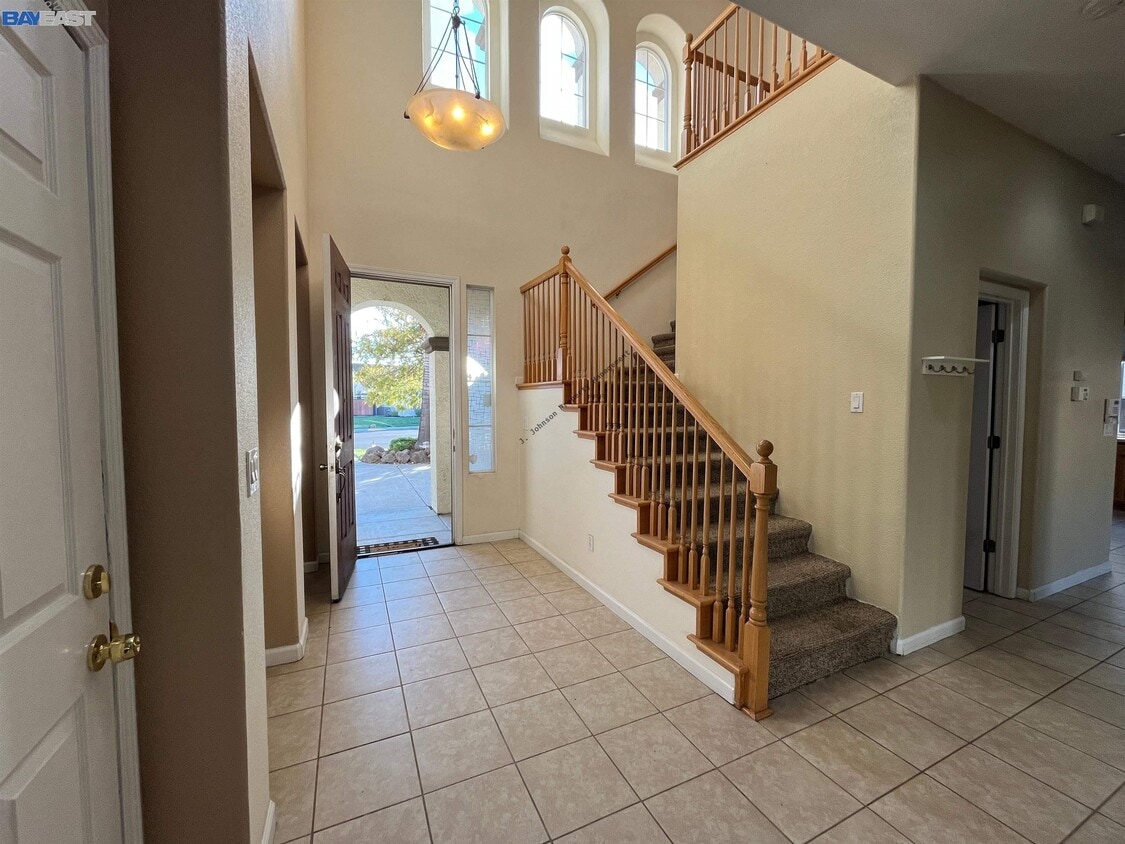 Building Photo - 225 Dorchester Ct