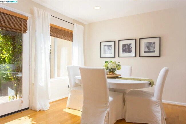 Foto del edificio - 20400 Summercrest Dr