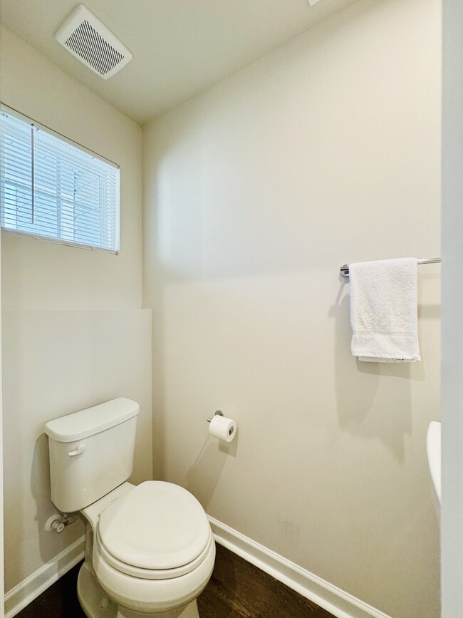 Building Photo - 405 Myrtle Mdws Dr