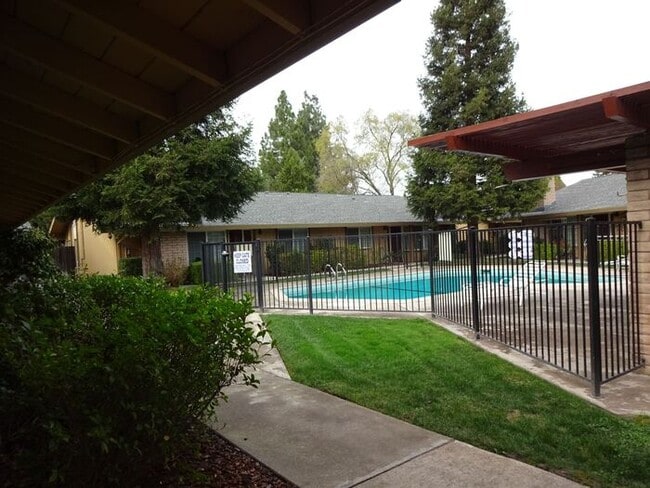 Building Photo - 4373 Fair Oaks Blvd