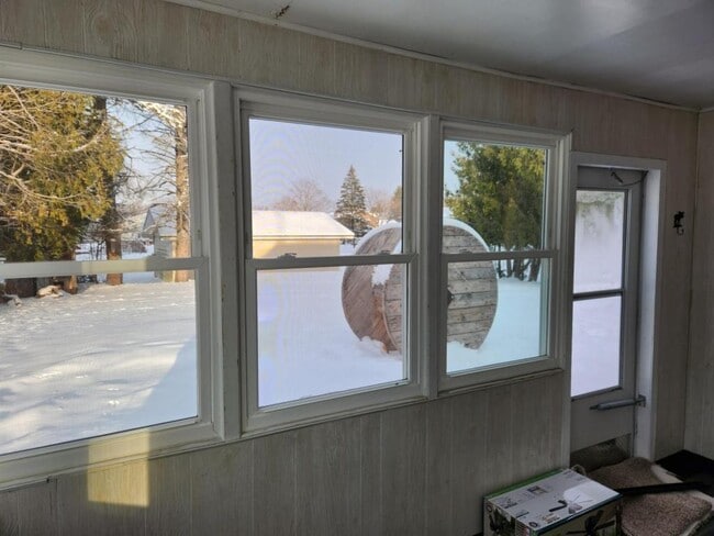 Building Photo - 1716 Menasha Ave