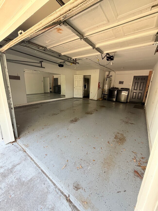 Foto del edificio - 7230 Edgemoor Dr