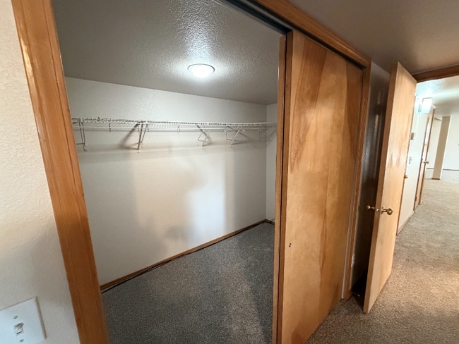 Foto del edificio - 7724 Amberly Dr