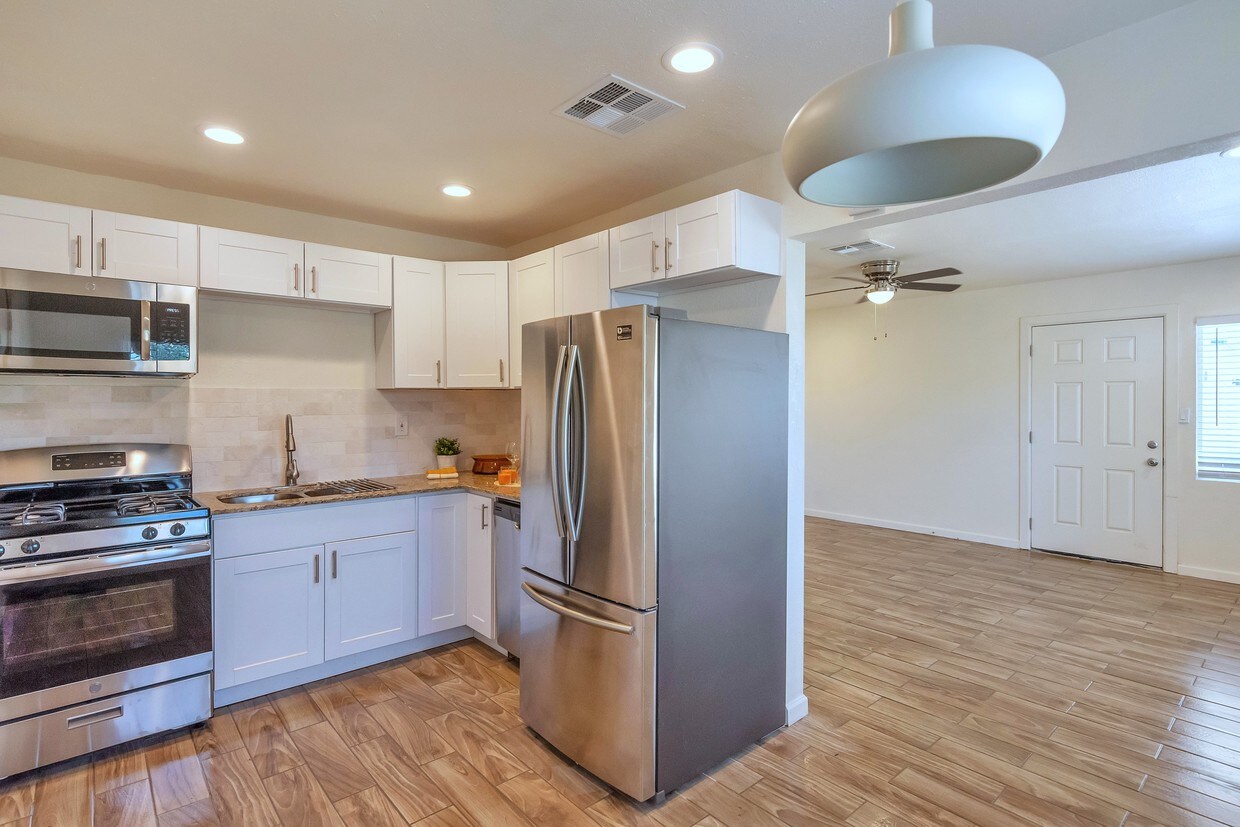 Foto principal - 825 N 10th Ave