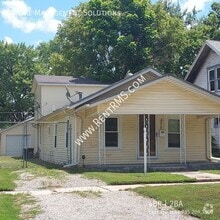 Building Photo - 2210 SW Fillmore St