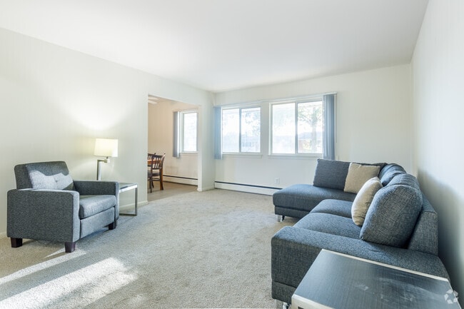 2 BR, 1 BA - 778 SF - Island Drive Apartments