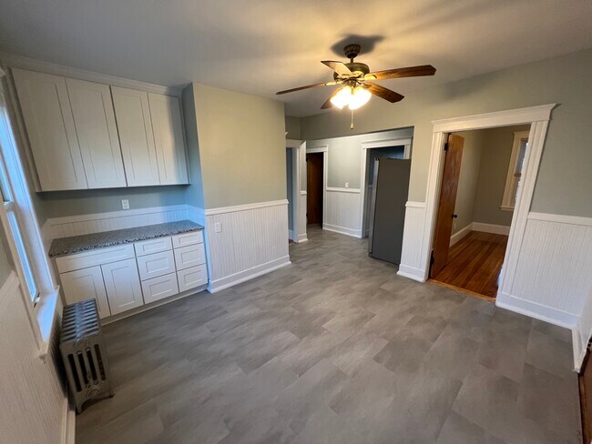 Building Photo - 161 Dennis St