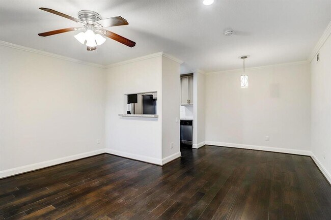 Building Photo - 1880 White Oak Dr
