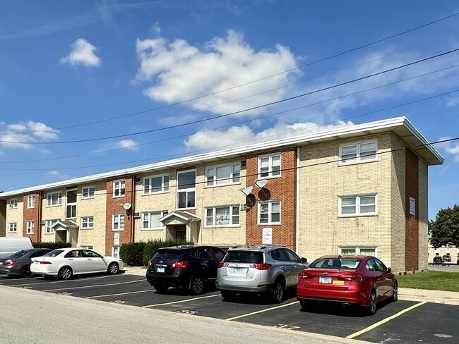 Building Photo - 9612 Ivanhoe Ave