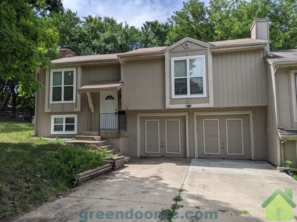 11715 W 99th St, Overland Park, KS 66214 Townhome Rentals in Overland