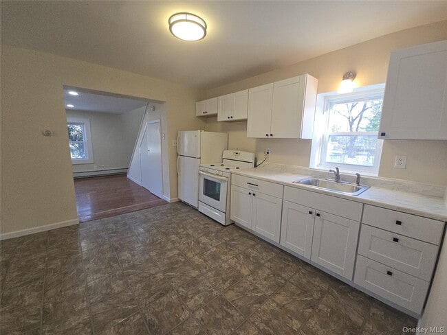 Building Photo - 91 Holloran Rd