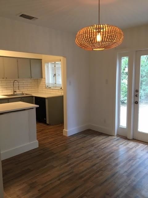 Foto del edificio - 2401 Winsted Ln