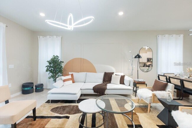 Foto del edificio - 7215 Oakmoss Loop