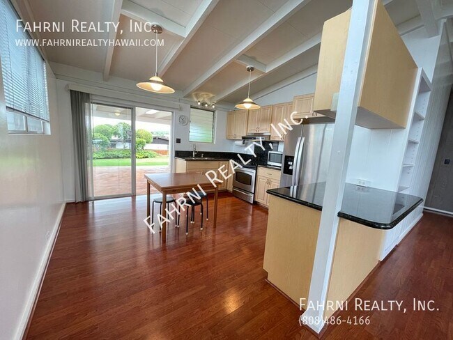 Building Photo - 1472 Kalauipo St