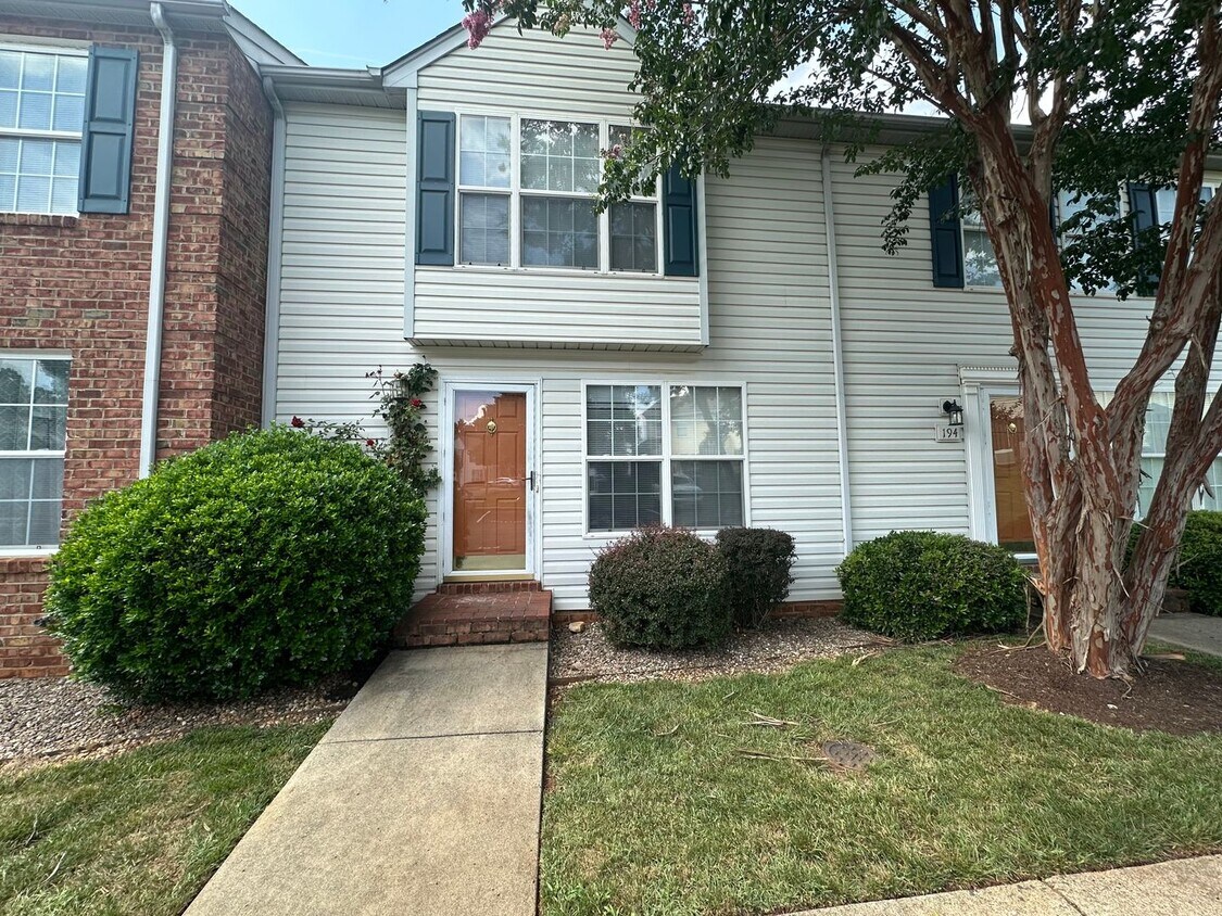 Primary Photo - 3 Bedroom Townhouse in Campbell County