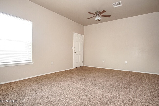 Building Photo - 8685 N Loop Dr