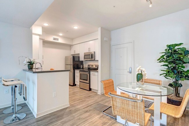 Foto del edificio - 5762 Morley St