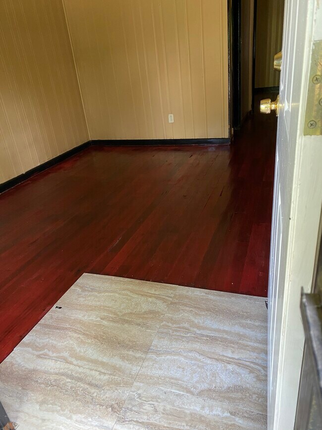 Foto del edificio - 2581 Jefferson St