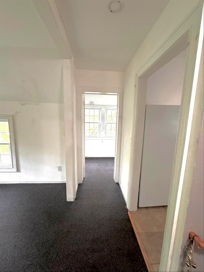 Building Photo - 955 NY-52