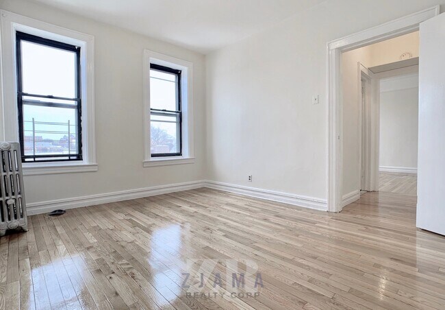 Building Photo - 1080 Ovington Ave