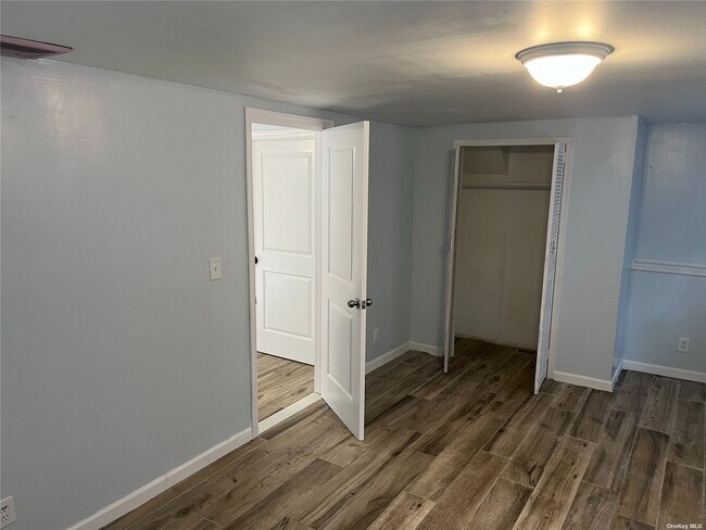 Building Photo - 124 Ketay Dr S
