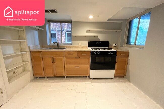 Building Photo - Private room in 1 bedroom Washington Apart...