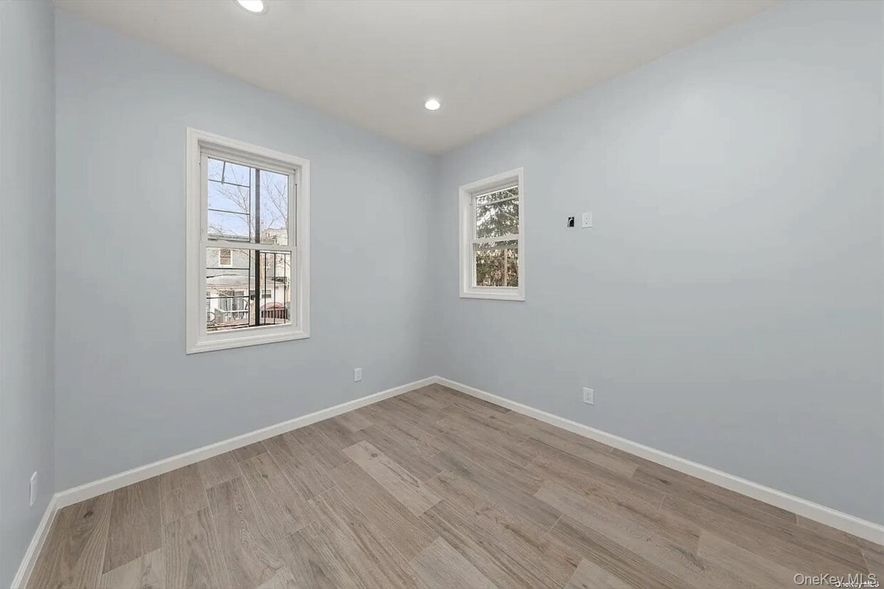 Building Photo - 32-17 105th St