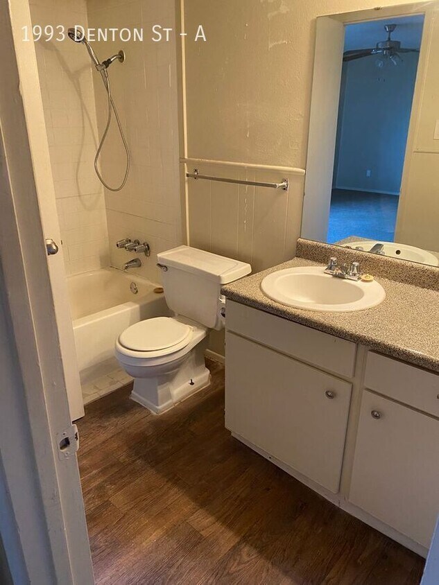 Building Photo - One bed, coming soon