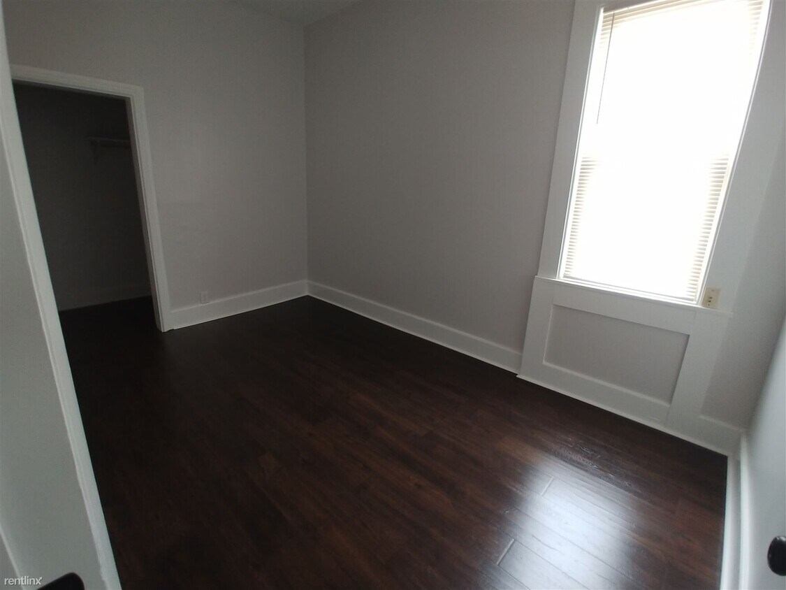 Building Photo - 1 br, 1 bath  - 1133 N Wisconsin St Apt 2