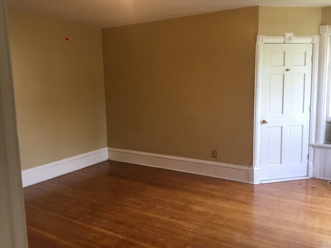 Bedroom - 55 S Liberty St