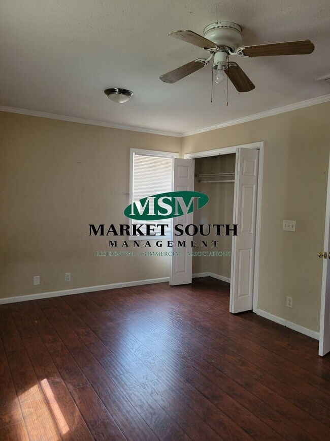 Foto del edificio - 510 E Anderson St