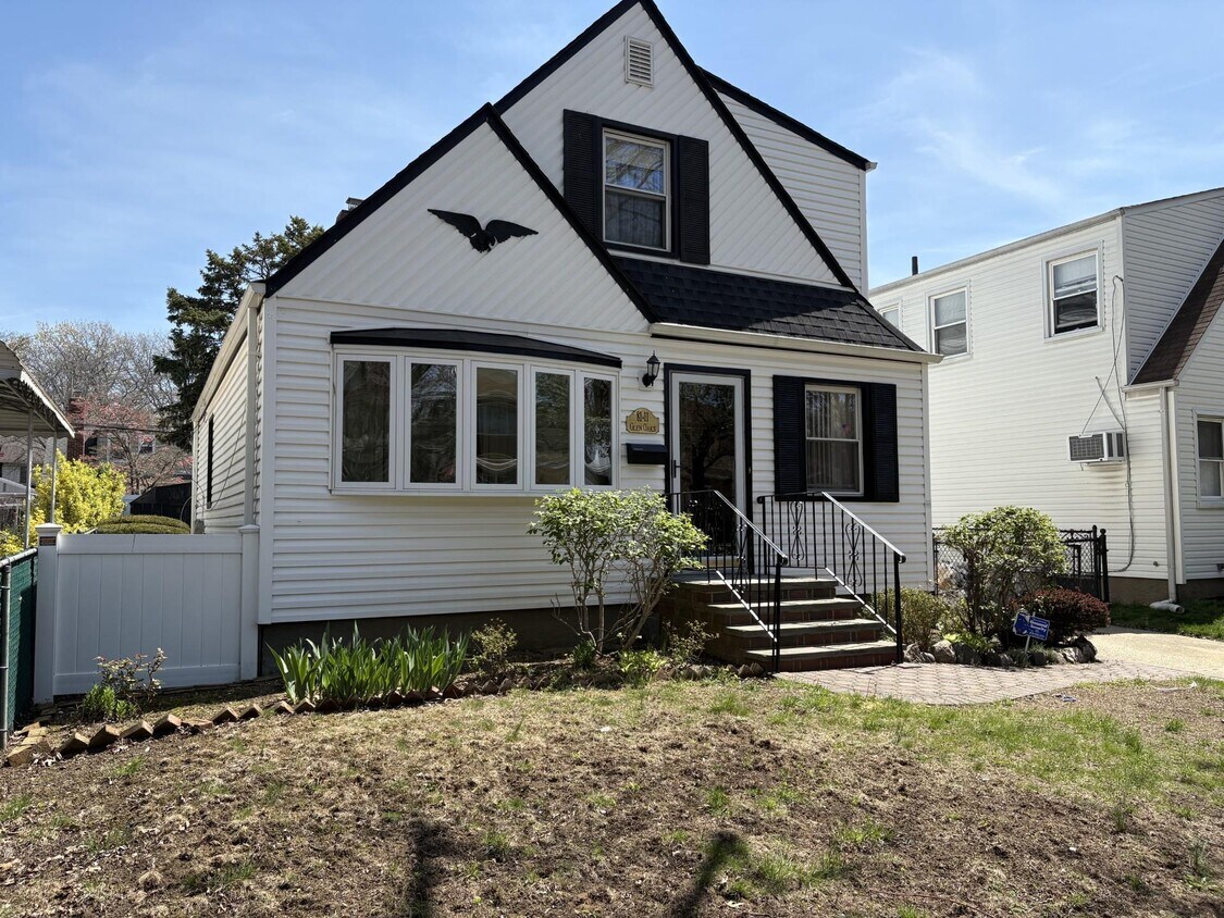 Foto principal - 81-11 261st St