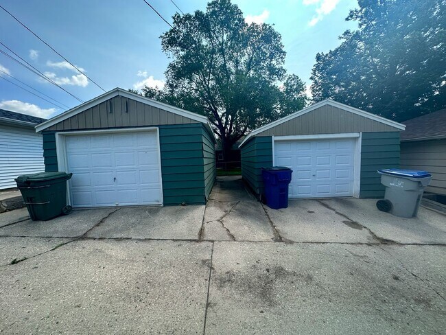 Foto del edificio - 2 Bedroom Single Family