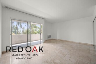 Building Photo - 3949 Los Feliz Blvd