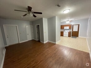 Building Photo - 1518 1/2 N Harrison St