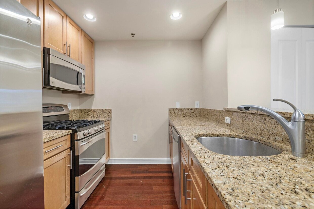 Photo - 619 Adams St (Hoboken, NJ)
