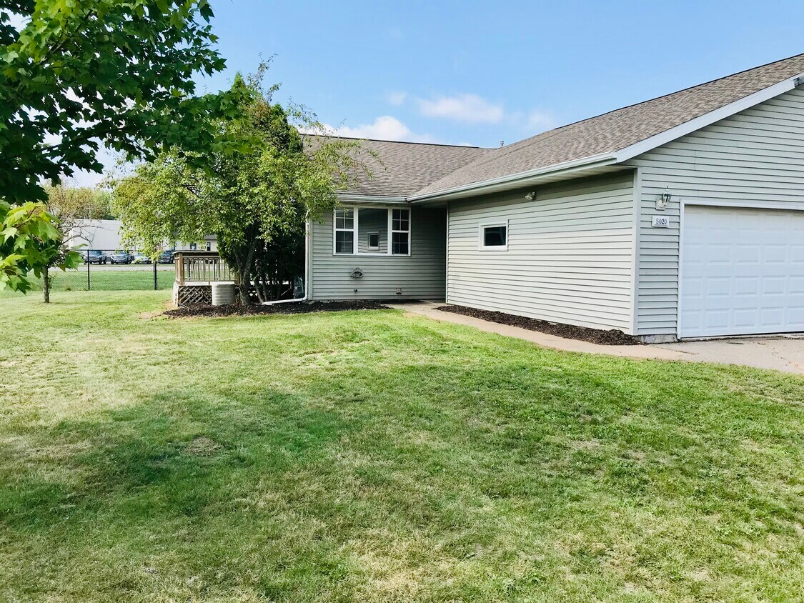 Foto principal - 5020 Chadwick St