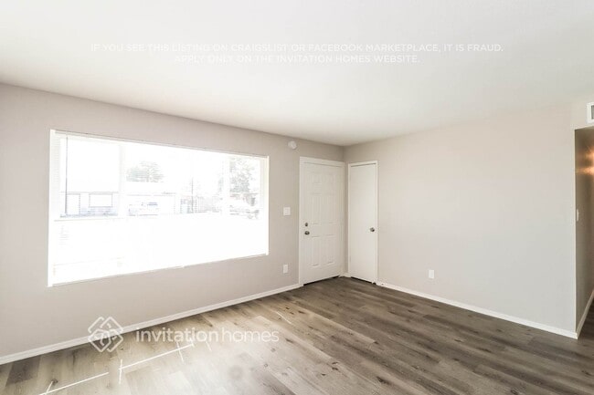 Building Photo - 1624 W Behrend Dr