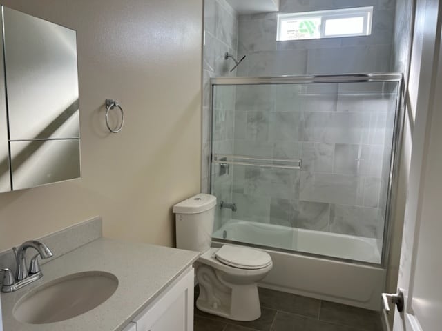 5867 bath 1 - 5867 Towne Ave