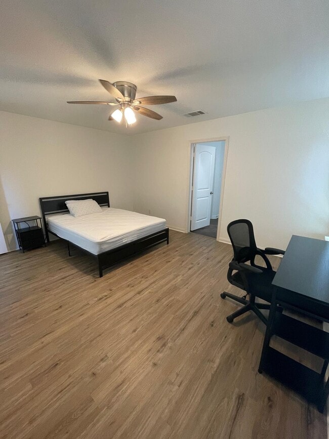Photo - 1525 Breanna Ln (Kyle, TX) House