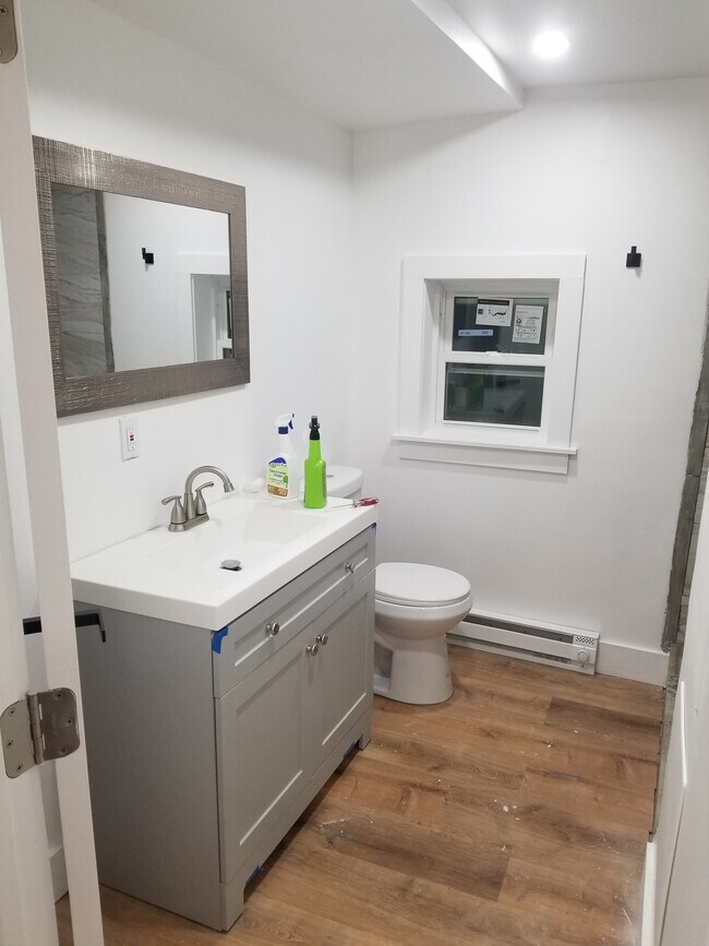 Baño - 68 Lander St