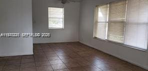 Building Photo - 1511 NE 40th St