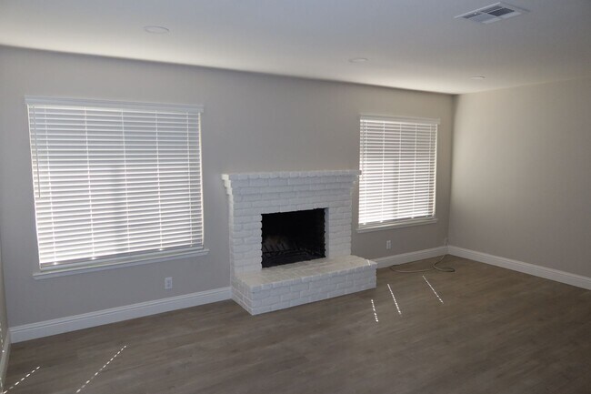 Foto del edificio - 6805 Pocket Rd