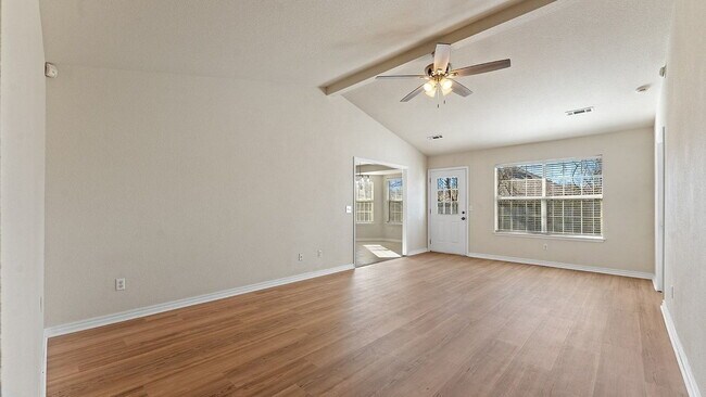 Building Photo - "Homey 3-Bed Home with Granite Finishes in Fayetteville – Your Perfect Retreat Awaits!"